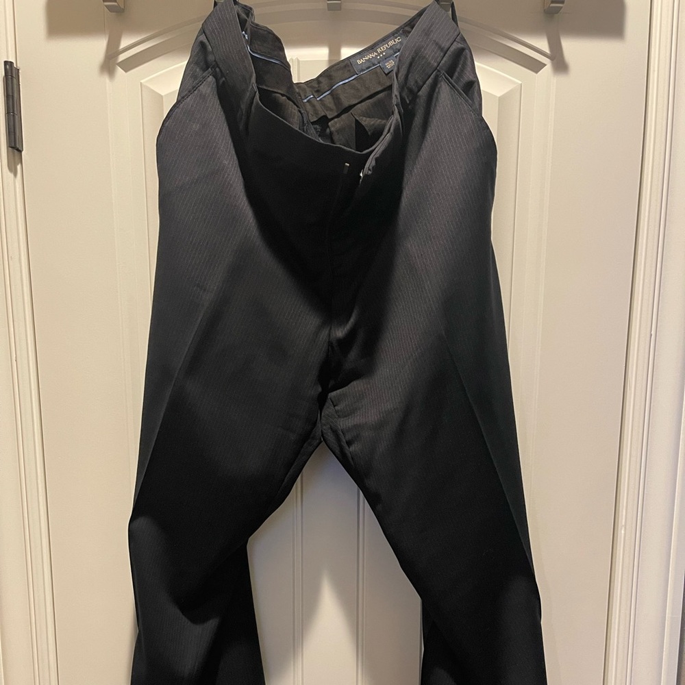 Banana Republic - Men’s Suit - NAVY Color Pin - 46R Jacket - 35/32 Pants - Picture 6 of 7